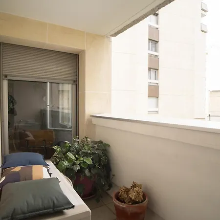 Sublime With Balcony In The 12th פריז