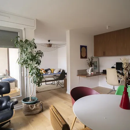 דירה Sublime With Balcony In The 12th פריז